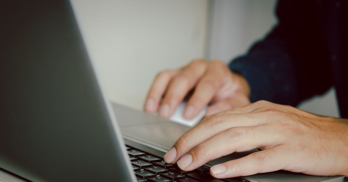 SEO técnico e SEO de conteúdo trabalhando juntos no site da clínica