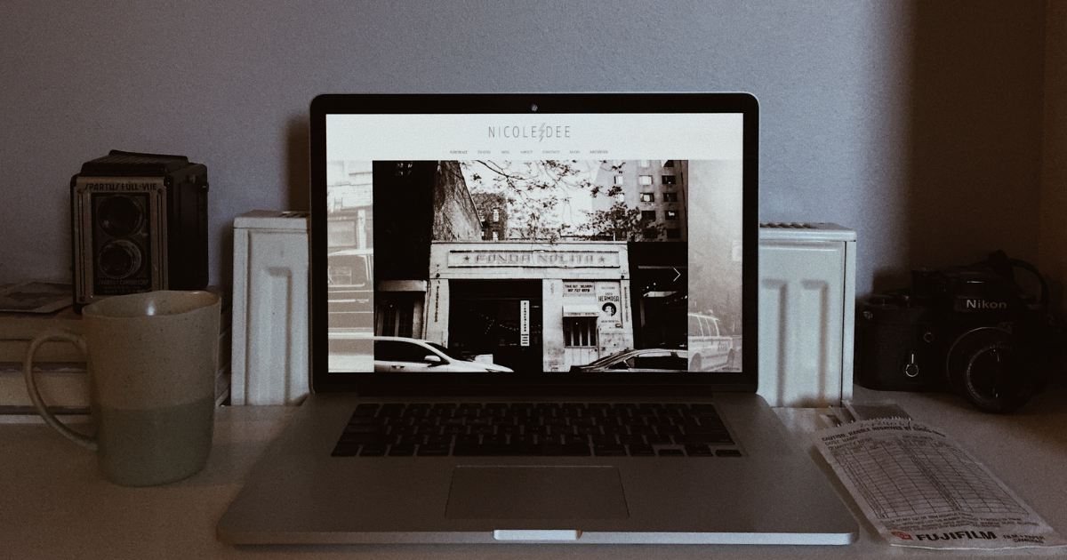 Site da clínica otimizado para SEO em dispositivos móveis
